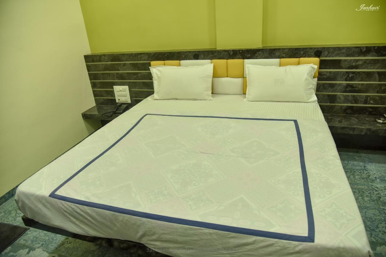 Pawan Executive Tuljapur Екстер'єр фото